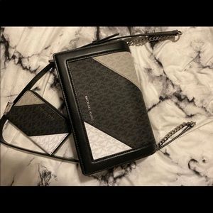 Michael Kors Crossbody & Change/Card Wallet